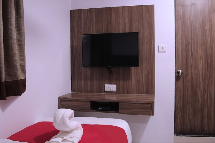 Room 6 of 36