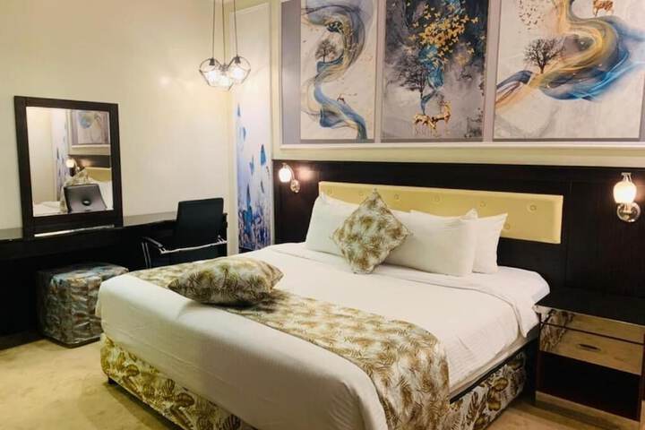 Room 14 of 60