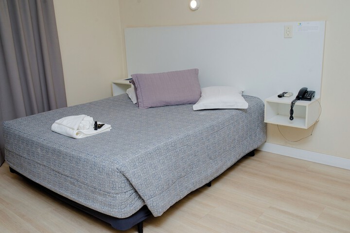 Room 5 of 49