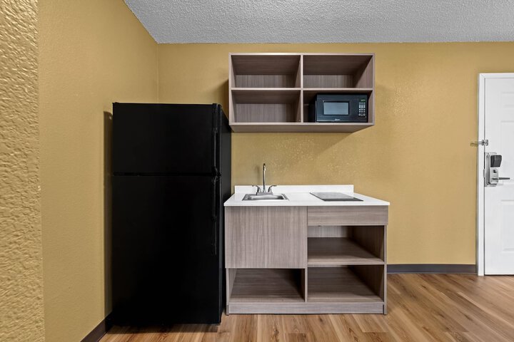 Room 14 of 36
