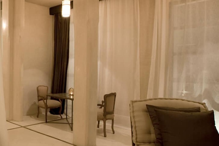 Room 10 of 48