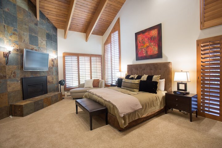 Room 4 of 364