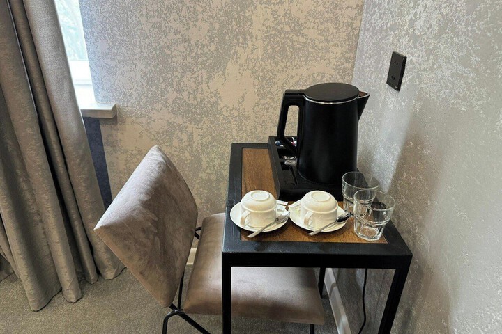 Room 16 of 32