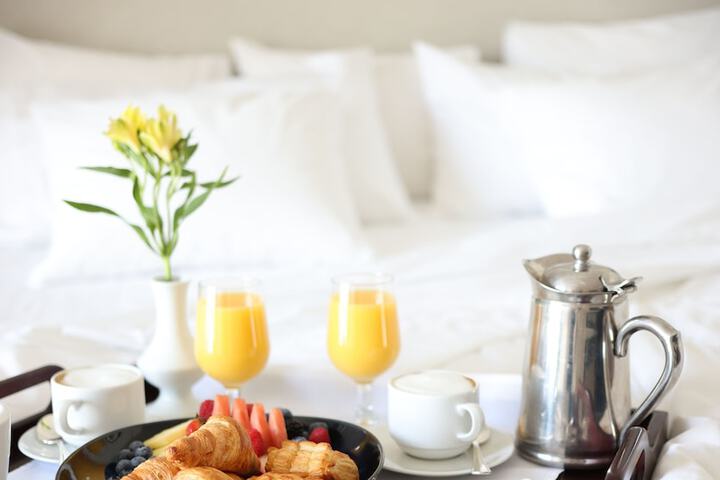 Breakfast/Coffee Service 119 of 164
