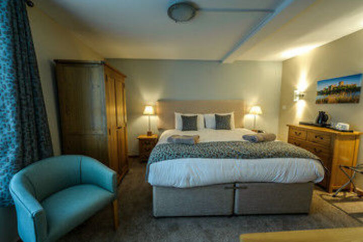 Room 10 of 25