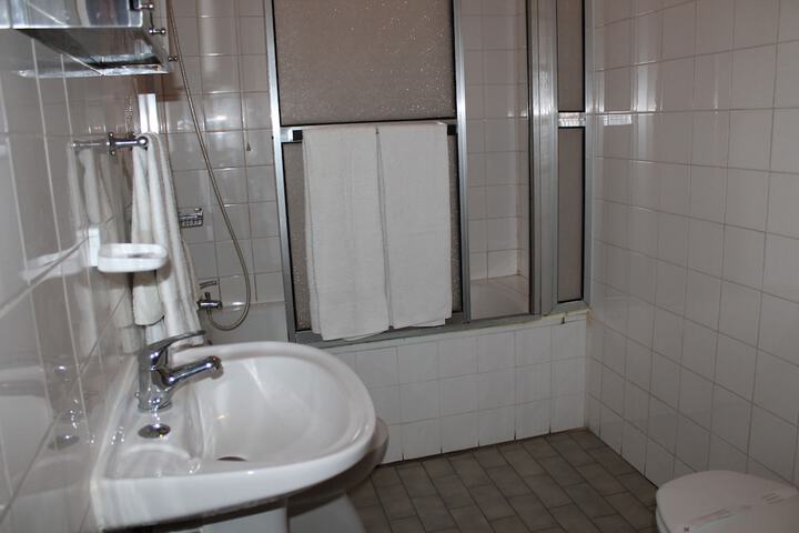 Room 60 of 81