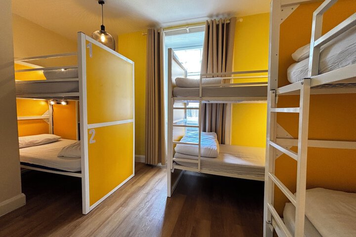 Room 31 of 76