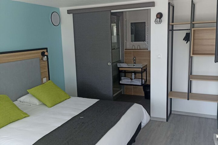Room 21 of 53