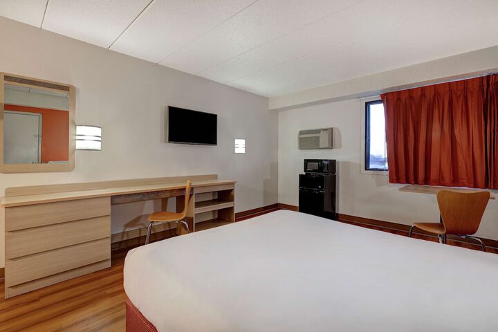 Room 10 of 25