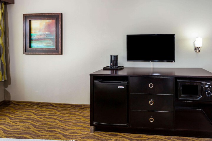 Room 10 of 46