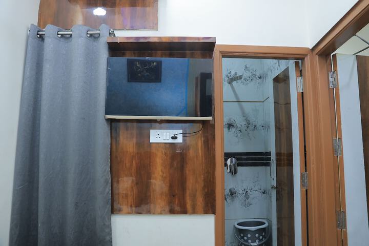 Room 18 of 30