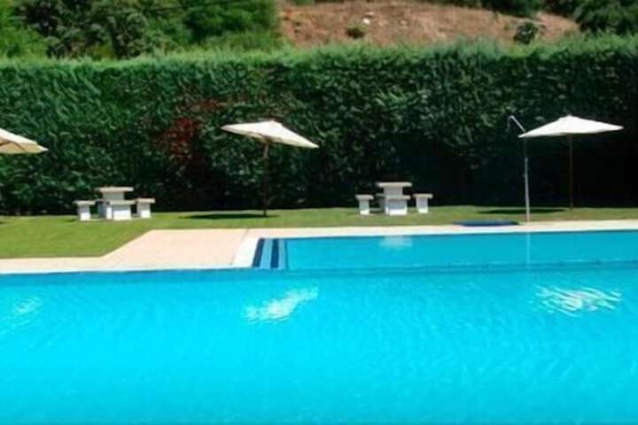 Pool 32 of 85