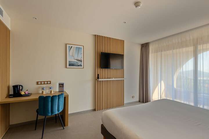Room 20 of 96