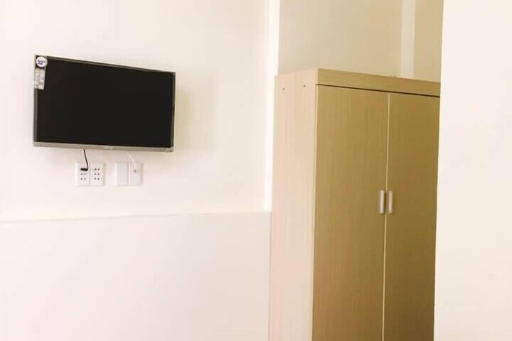 Room 4 of 6