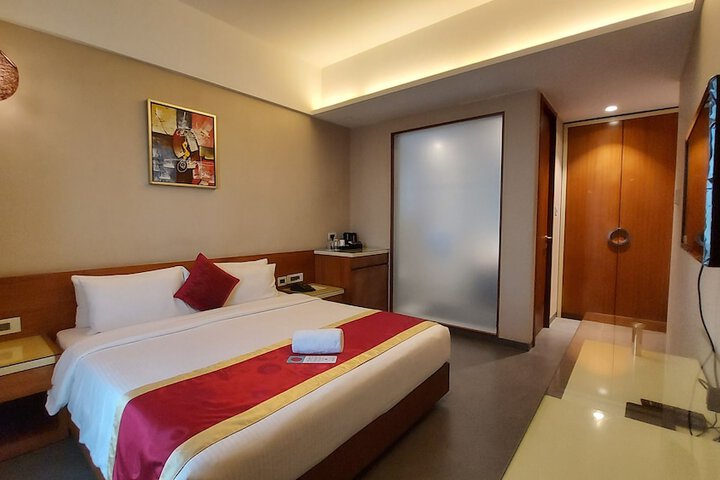 Room 10 of 43