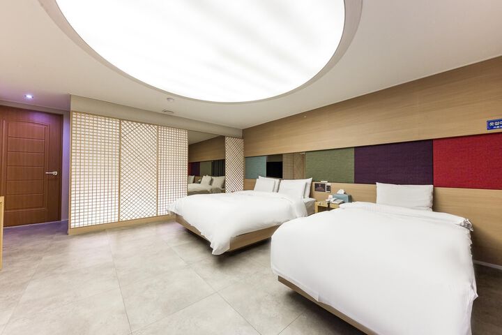 Room 76 of 120