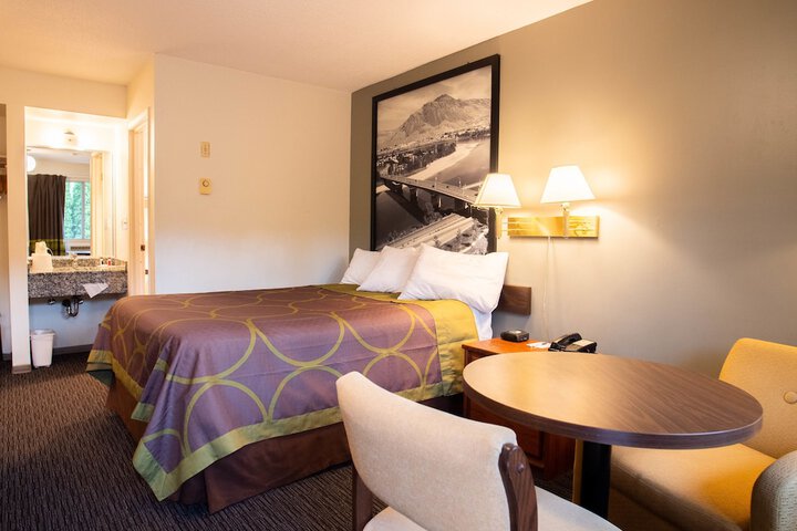 Room 12 of 36