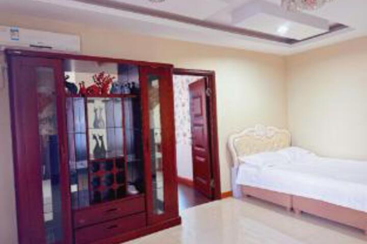 Room 18 of 19