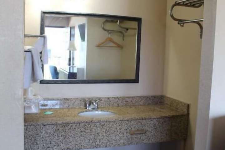 Room 16 of 20