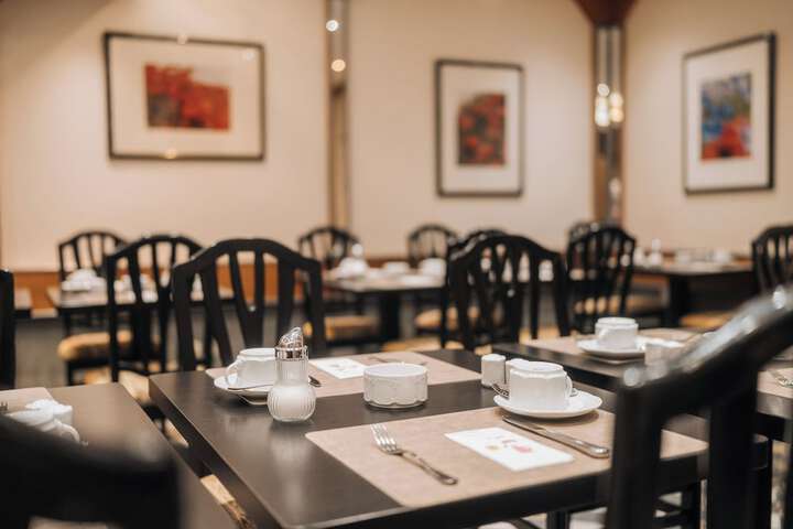 Dining 72 of 81