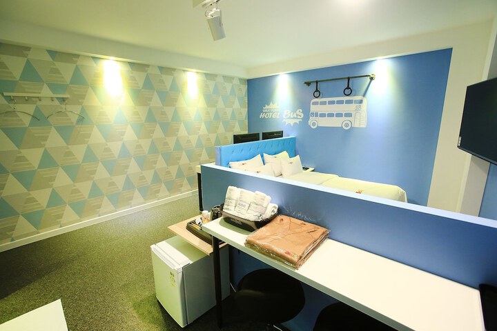 Room 3 of 40
