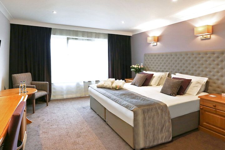Room 12 of 93