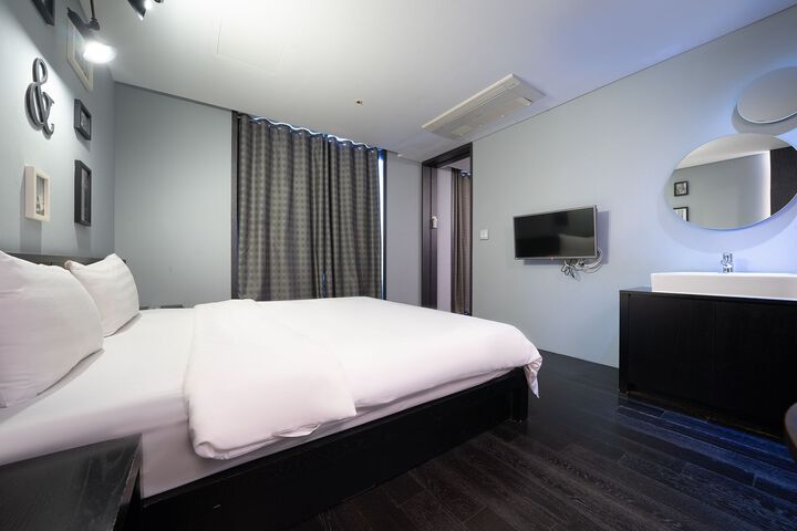 Room 173 of 176