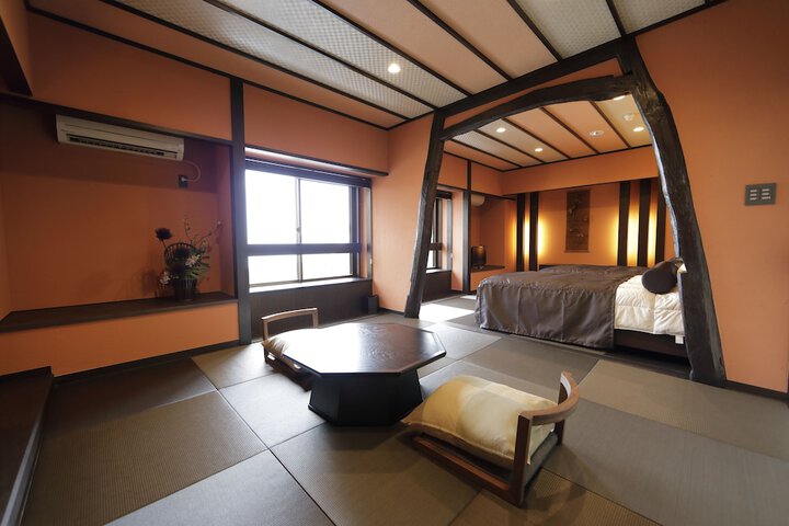 Room 18 of 87