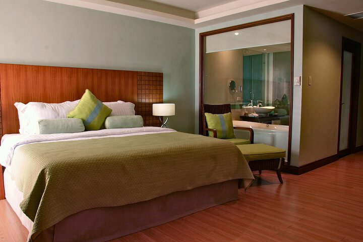 Room 14 of 50