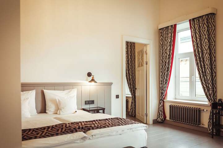 Room 34 of 75