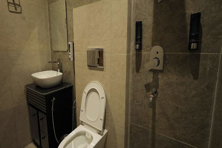 Room 26 of 35