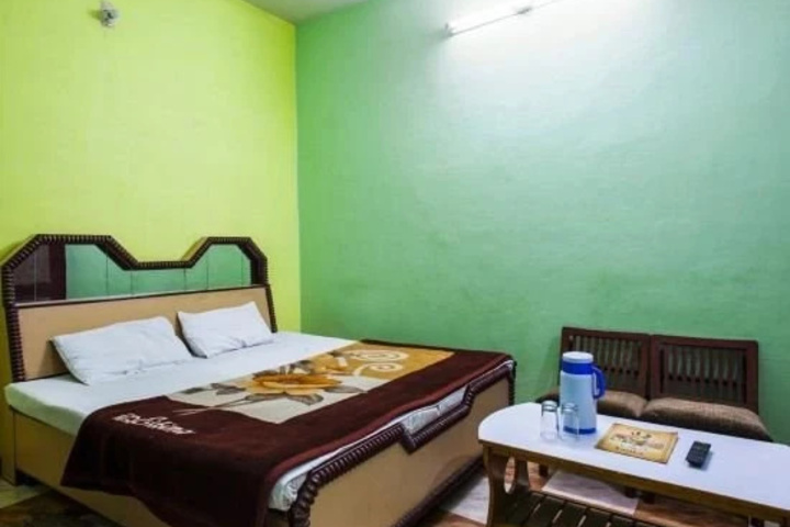 Room 8 of 13