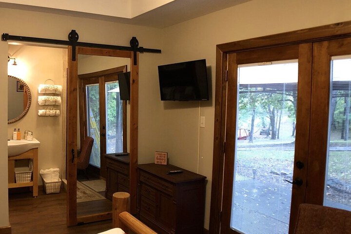 Room 5 of 28