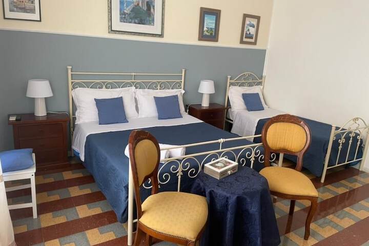 Room 21 of 61