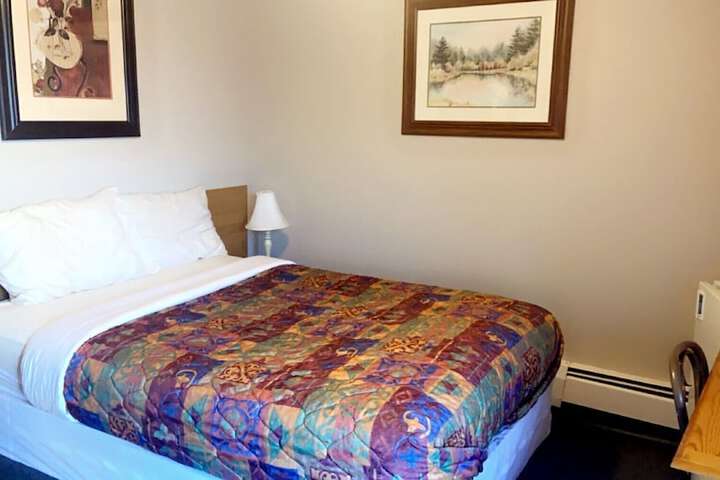 Room 12 of 18