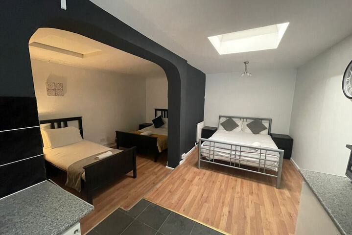 Room 2 of 74