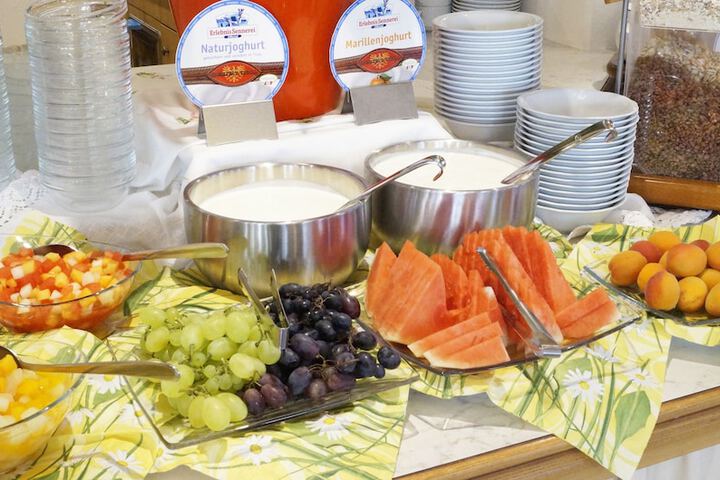 Breakfast/Coffee Service 55 of 68