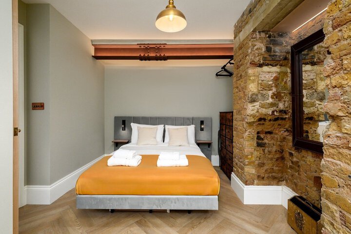 Room 14 of 36