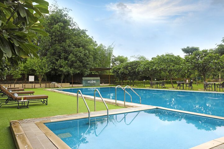 Pool 46 of 103