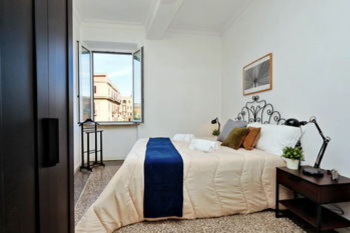Room 44 of 209