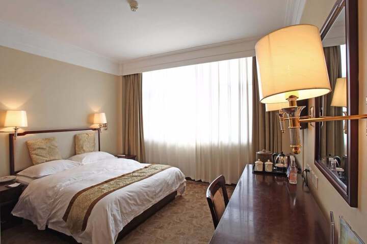 Room 5 of 48