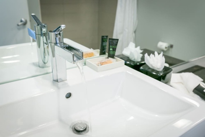 Bathroom sink