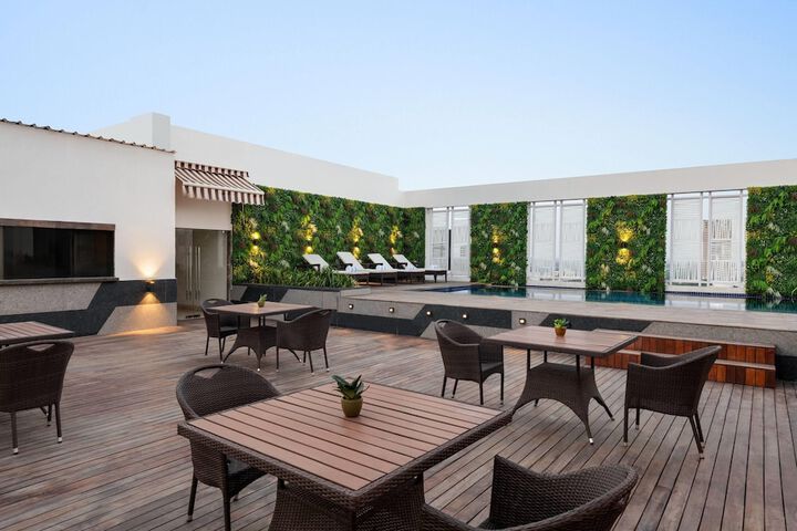 Pools & Facilities