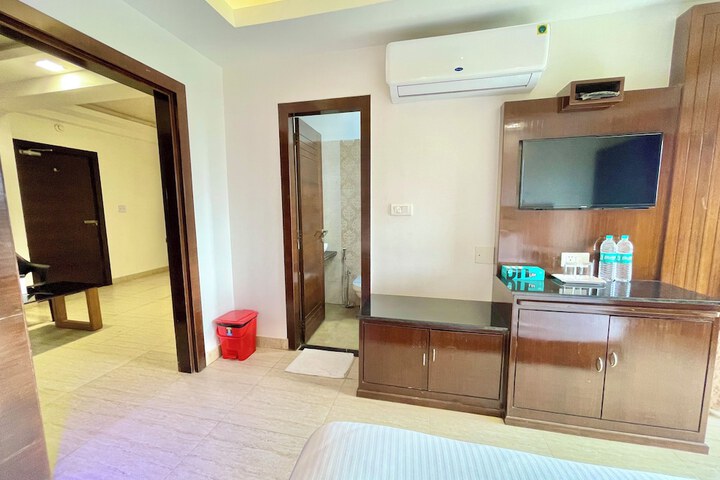 Room 16 of 52