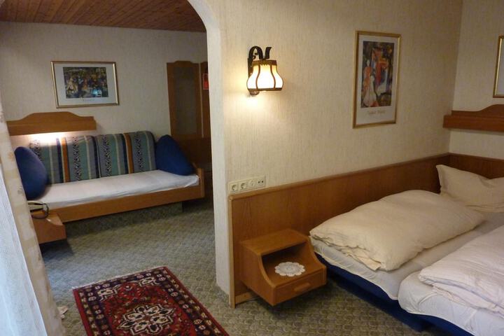 Room 9 of 49
