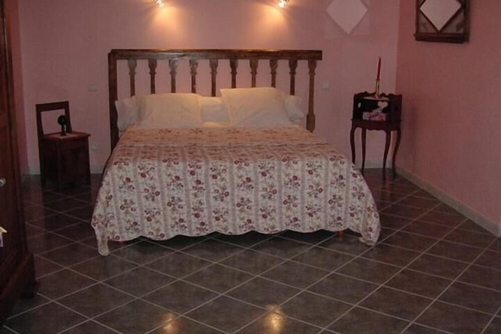 Room 5 of 62
