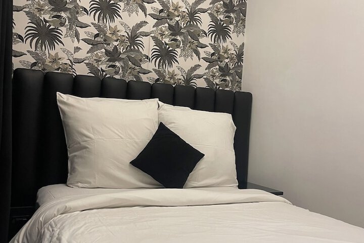 Room 15 of 34