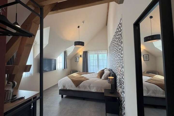 Room 15 of 37