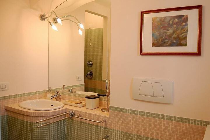 Room 72 of 141