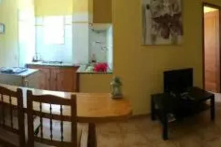Room 4 of 9